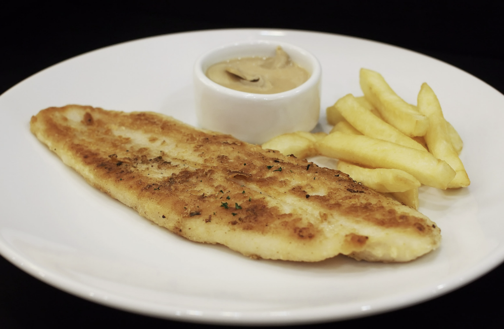 ikan untuk MPASI, manfaat ikan untuk bayi, MPASI tinggi protein, sumber omega-3 untuk bayi, makanan sehat bayi, Bunda, si Kecil